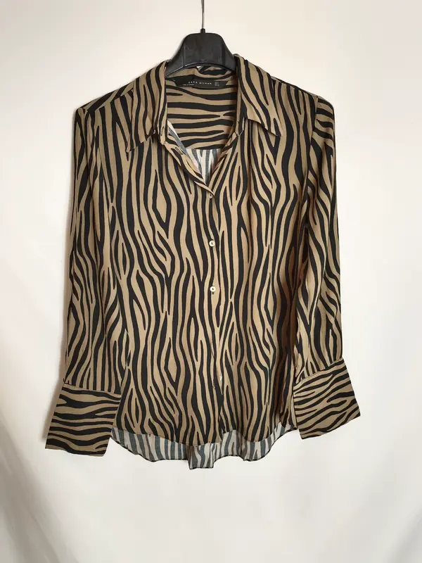 ZARA. Blusa fluida print T.s