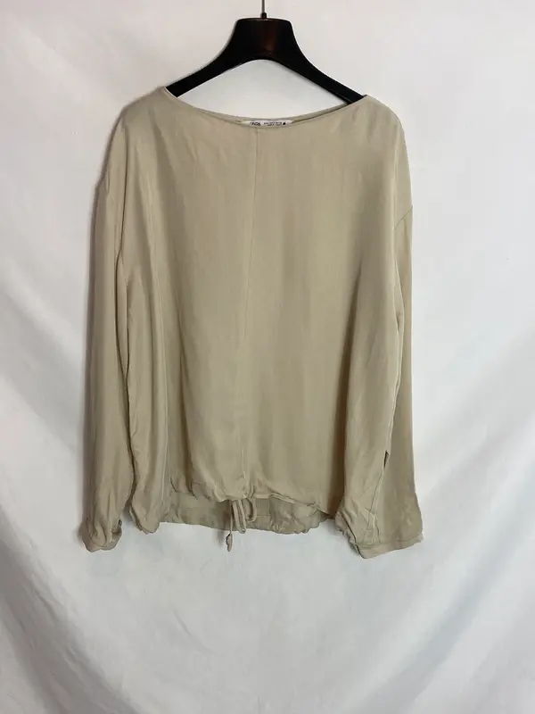 Zara. Blusa fluida satinada. T.S