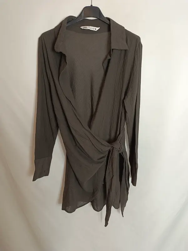 ZARA. Blusa marrón cruzada T.l