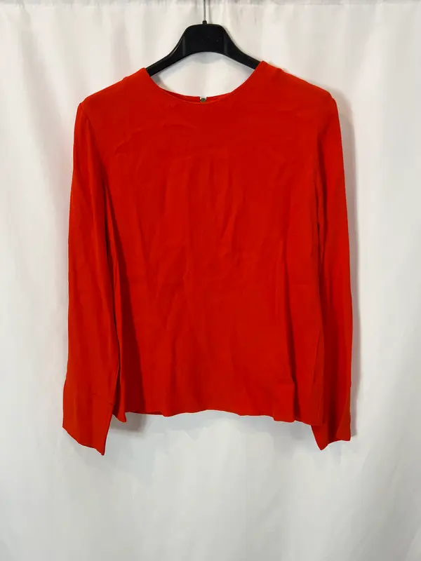 ZARA. Blusa naranja fluida. T M