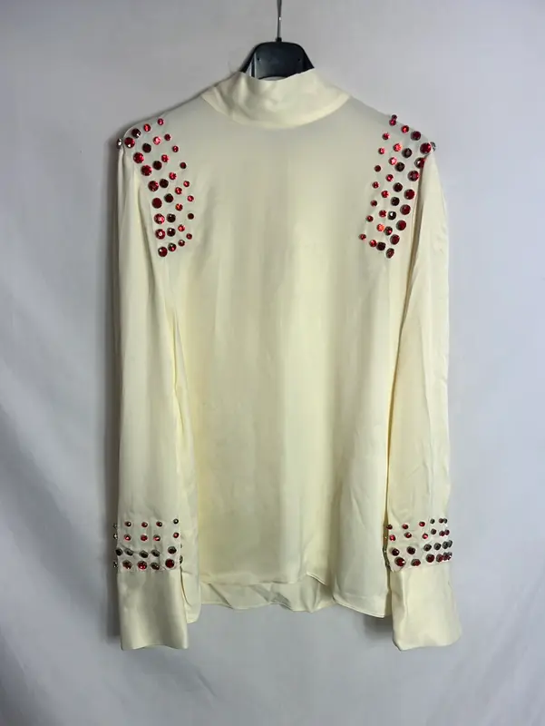 ZARA. Blusa vainilla pedrería. T M