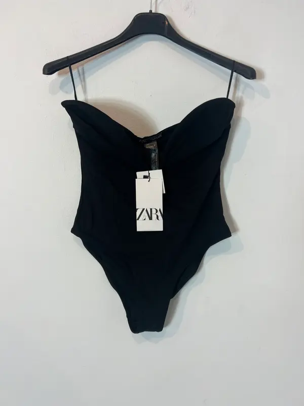 ZARA. Body negro ballenas. T M