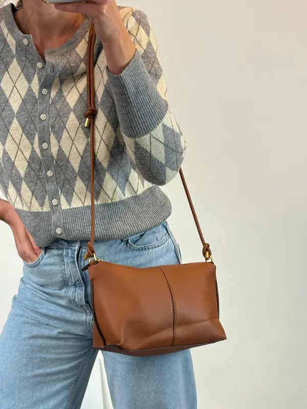 ZARA. Bolso bandolera efecto piel