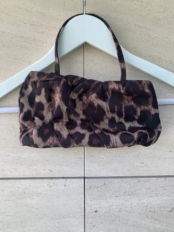 ZARA. Bolso mini animal print