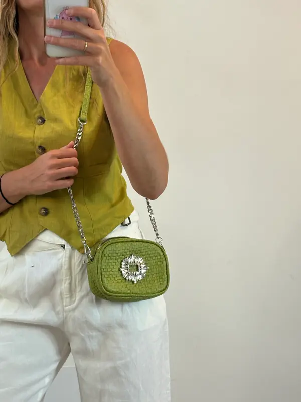 ZARA. Bolso verde broche