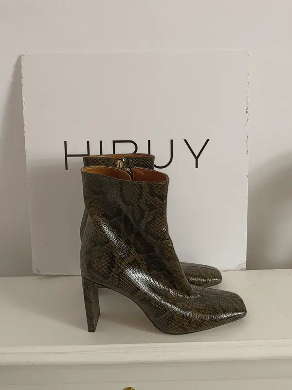 ZARA. Botines animal print  T.39