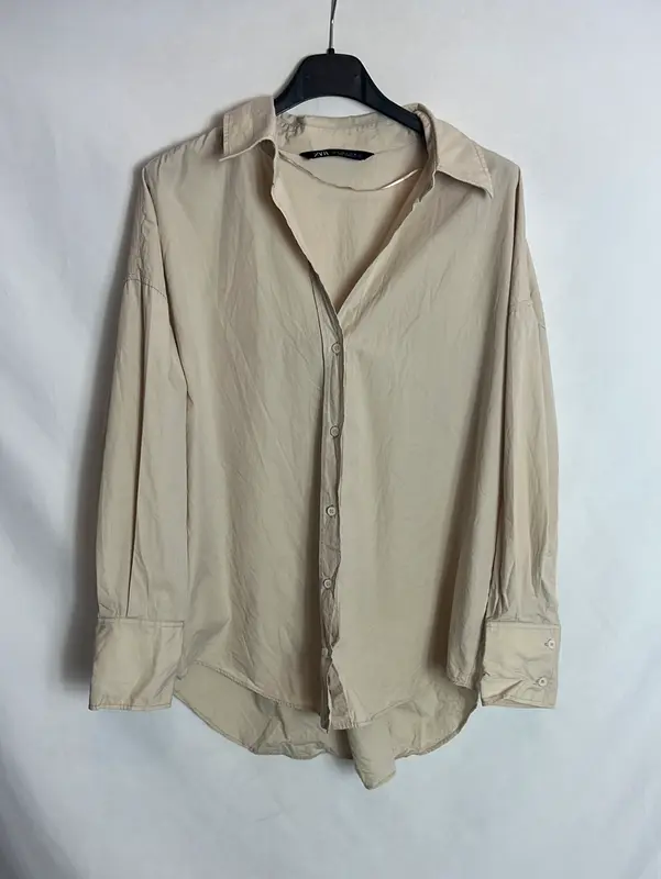 ZARA. Camisa beige estilo oversized . T S