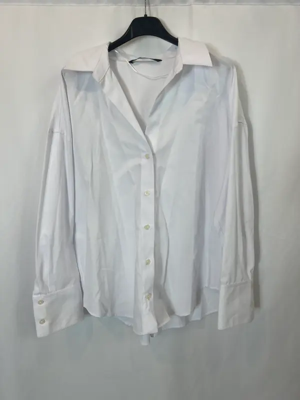 ZARA. Camisa blanca básica. T M