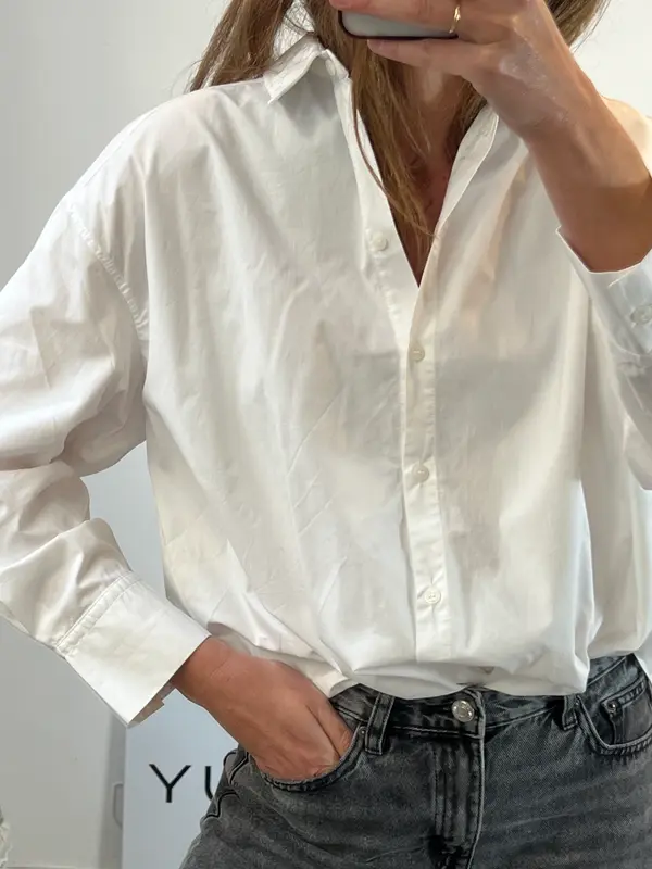 ZARA. Camisa blanca detalle botones espalda. T M
