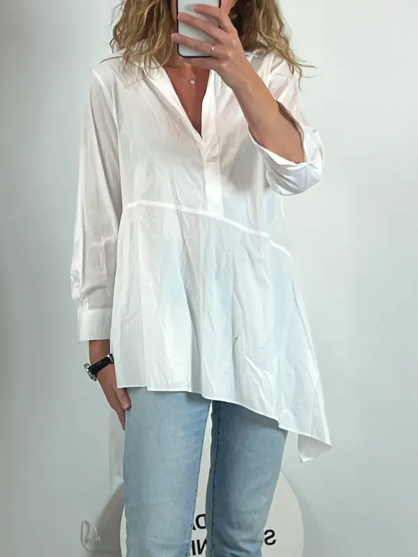 ZARA. Camisa blanca larga asimétrica. T. M