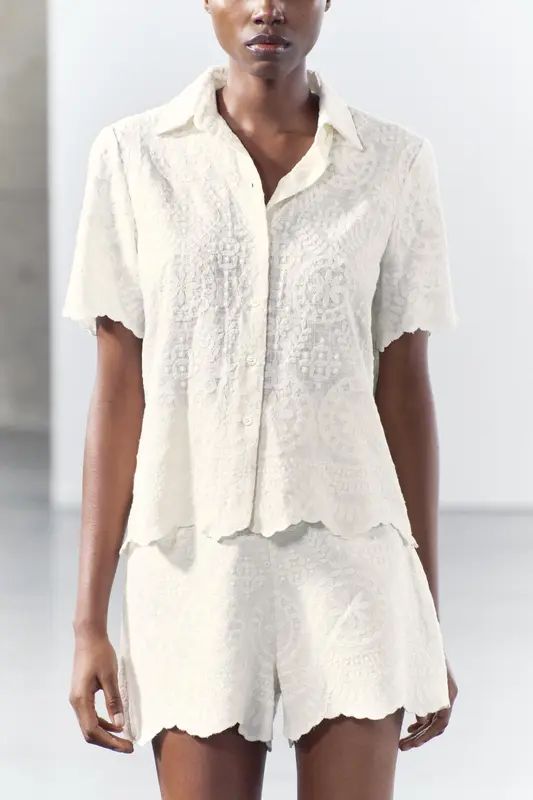 ZARA. Camisa bordados con lino