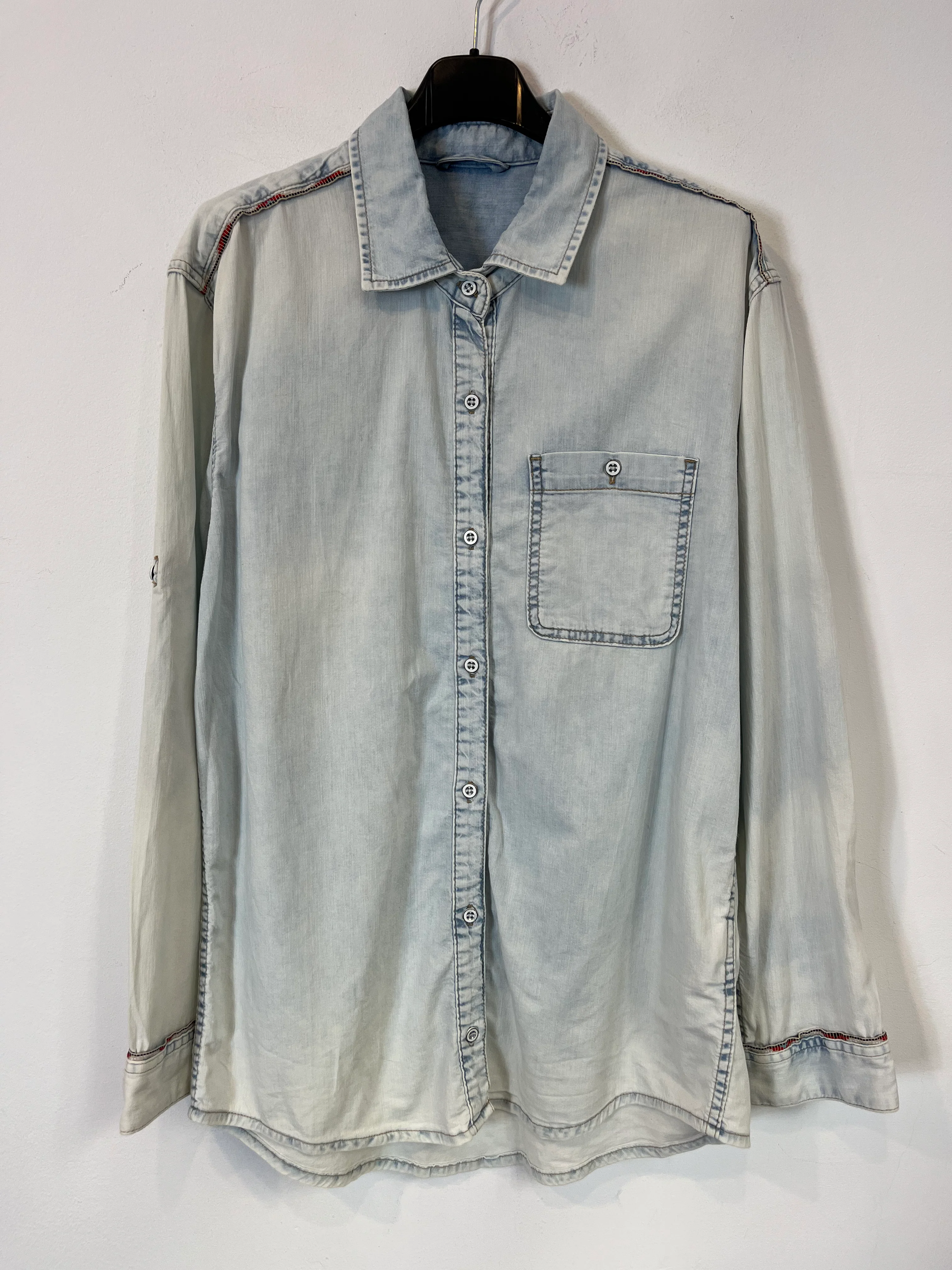 ZARA. Camisa denim fluida detalles. T XS