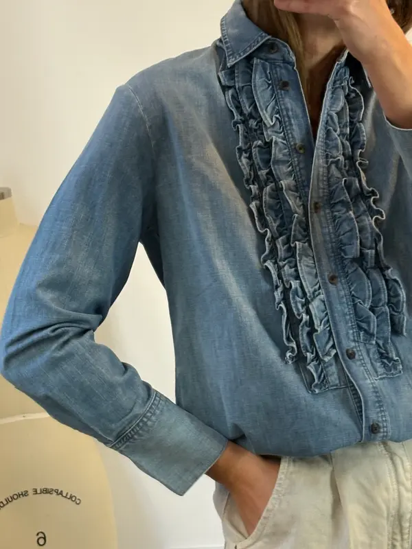 ZARA. Camisa denim volantes  mini