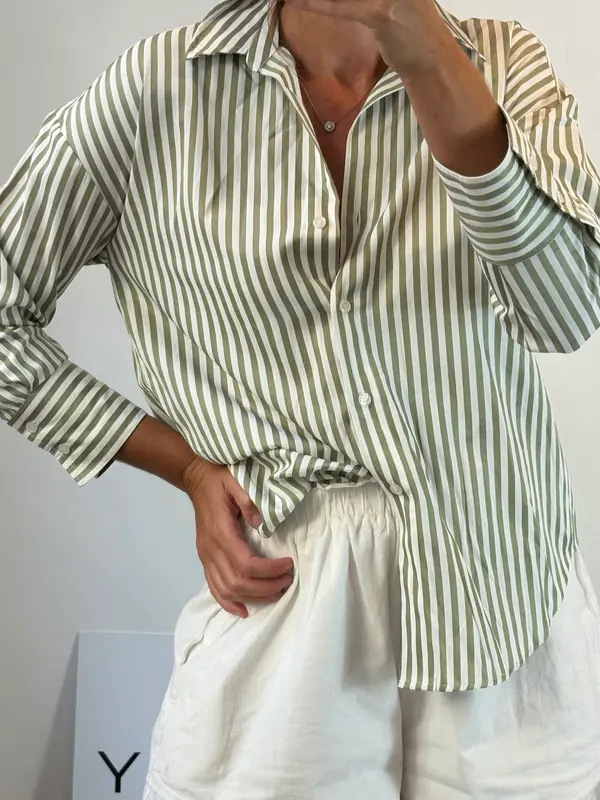 ZARA. Camisa rayas verde