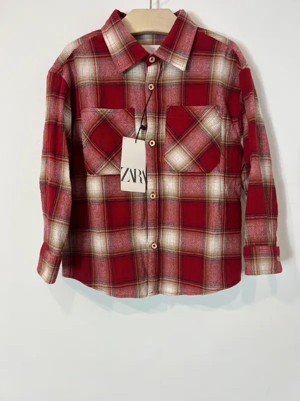 ZARA. Camisa textura cuadros. T 6 años