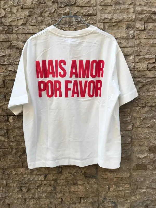 ZARA. Camiseta blanca letras