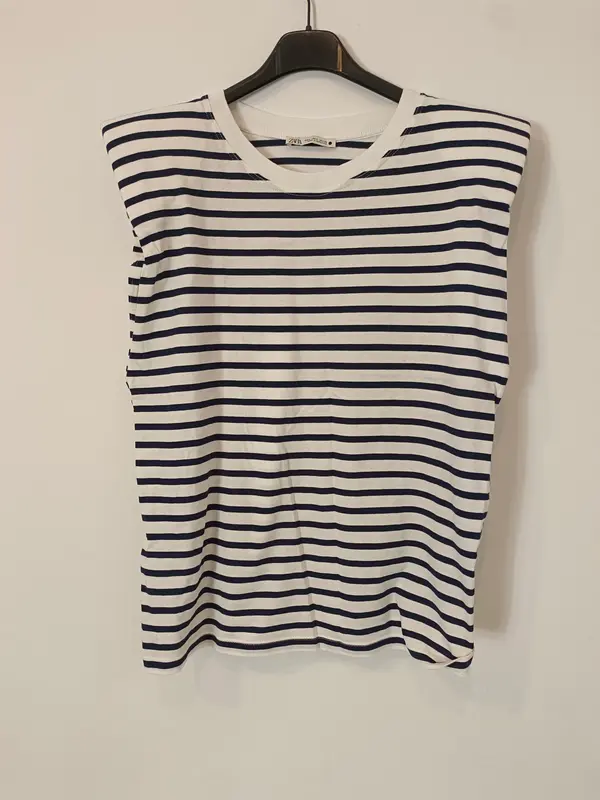 ZARA. Camiseta rayas hombreras T.s