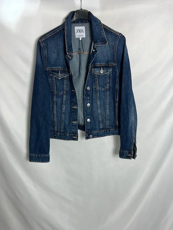 ZARA. Cazadora denim . T L