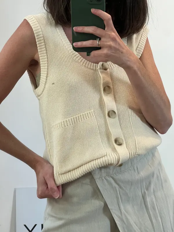 ZARA. Chaleco beige punto abotonado T.s