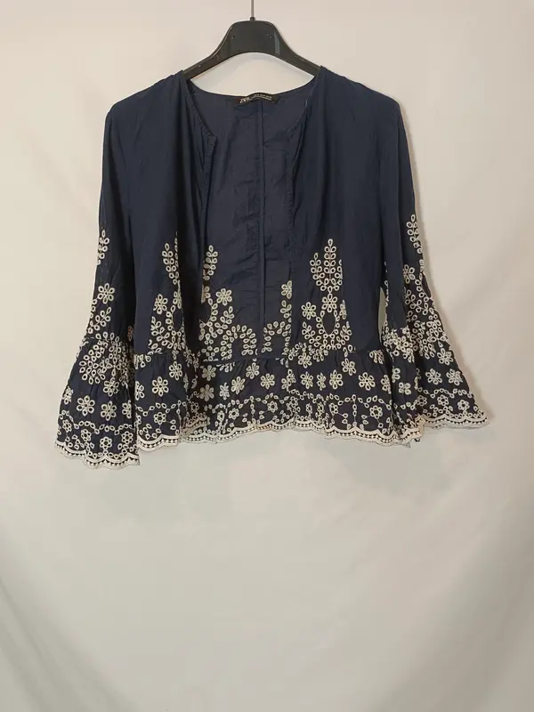 ZARA. Chaqueta azul bordada T.m
