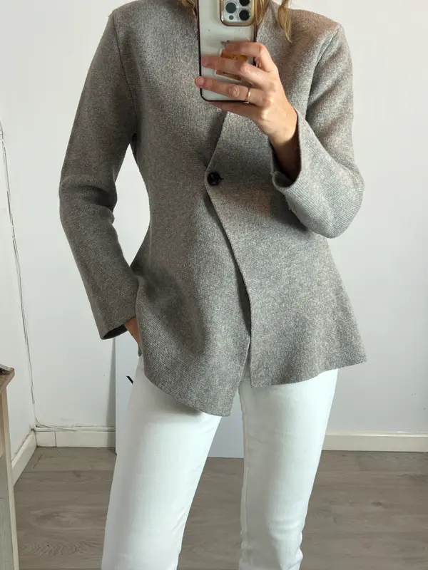 ZARA. Chaqueta beige punto T.l