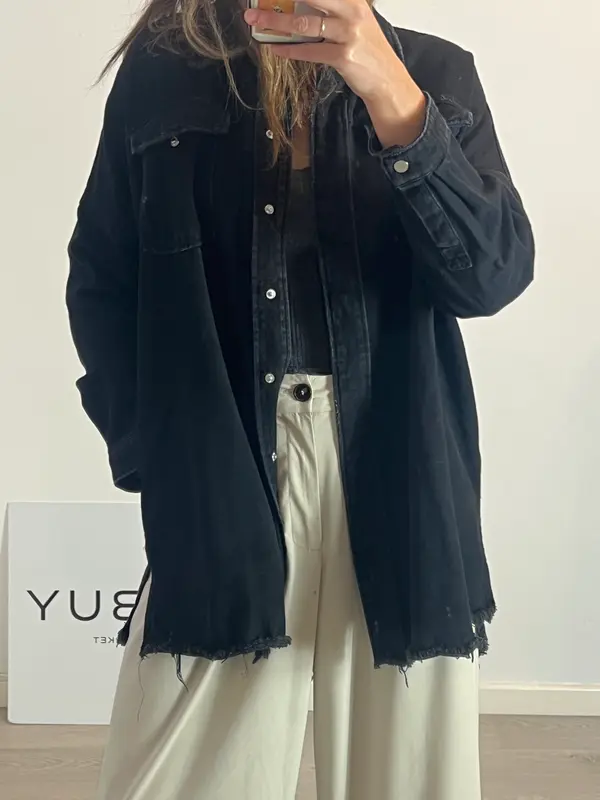 ZARA. Chaqueta denim negra. T S