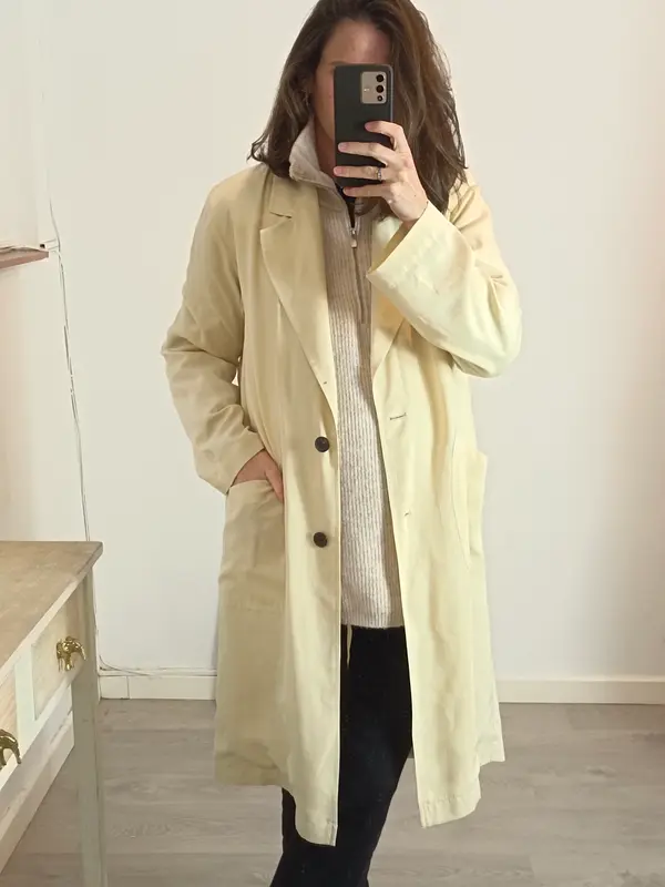 ZARA. Chaqueta fluida beige T.s