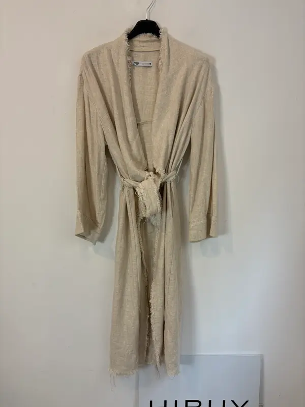 ZARA. Chaqueta larga beige mezcla