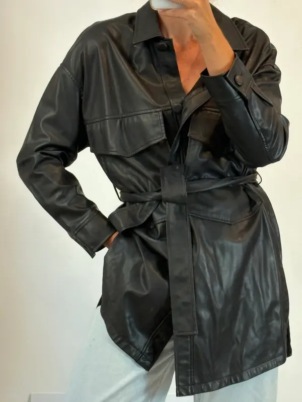 ZARA. Chaqueta larga efecto piel. T M