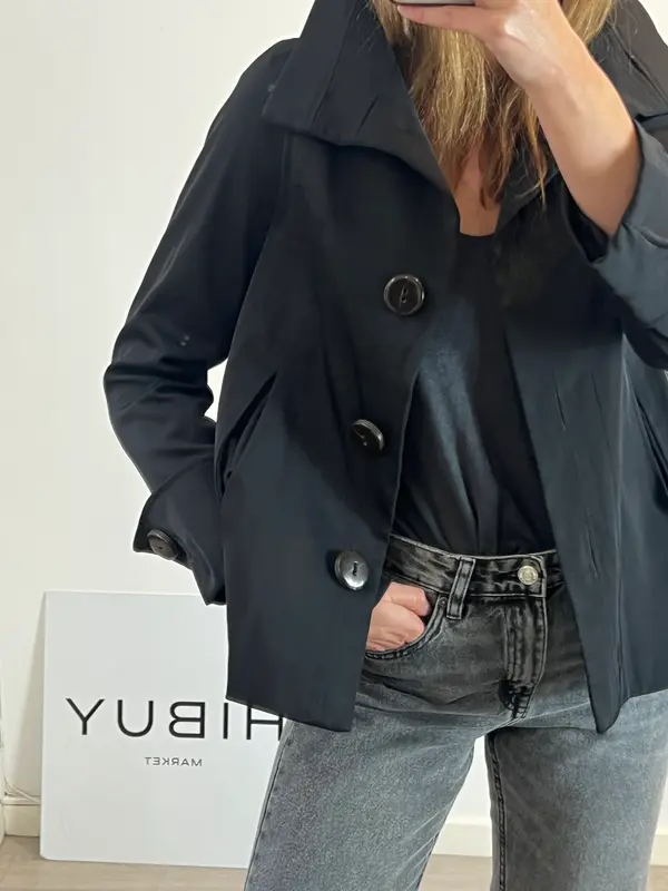ZARA. Chaqueta negra textura detalle botones. T XS