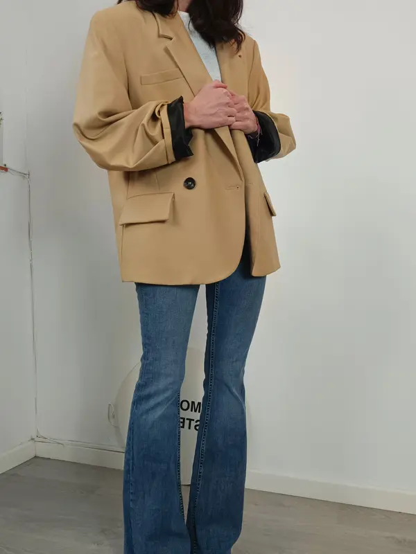 ZARA. Chaqueta  oversized detalle mangas. T M