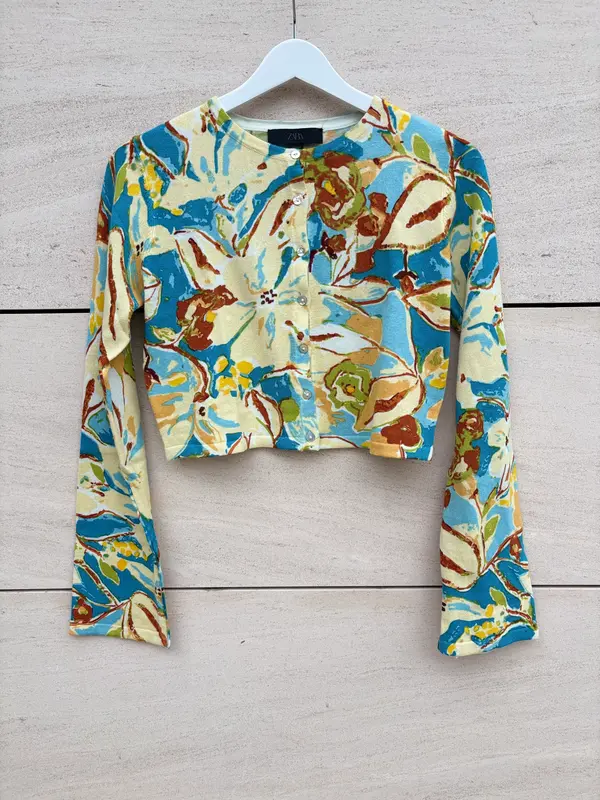 ZARA. Chaqueta punto estampada
