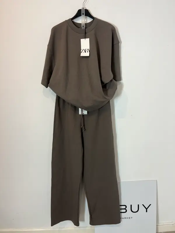 ZARA. Conjunto felpa gris topo. T S