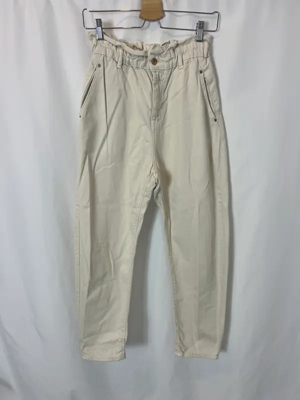 ZARA. Denim beige slouchy. T 36