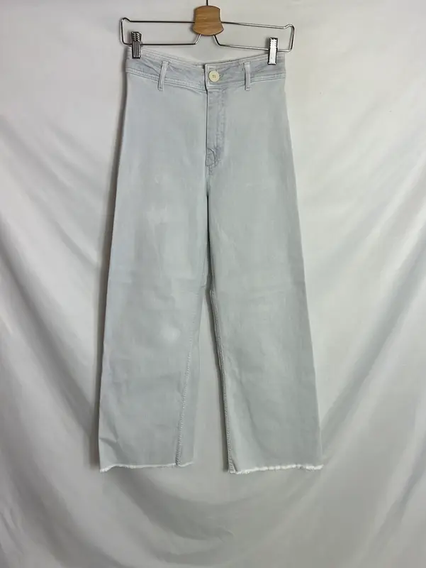 ZARA. Denim culotte gris claro efecto desgastado. T 36