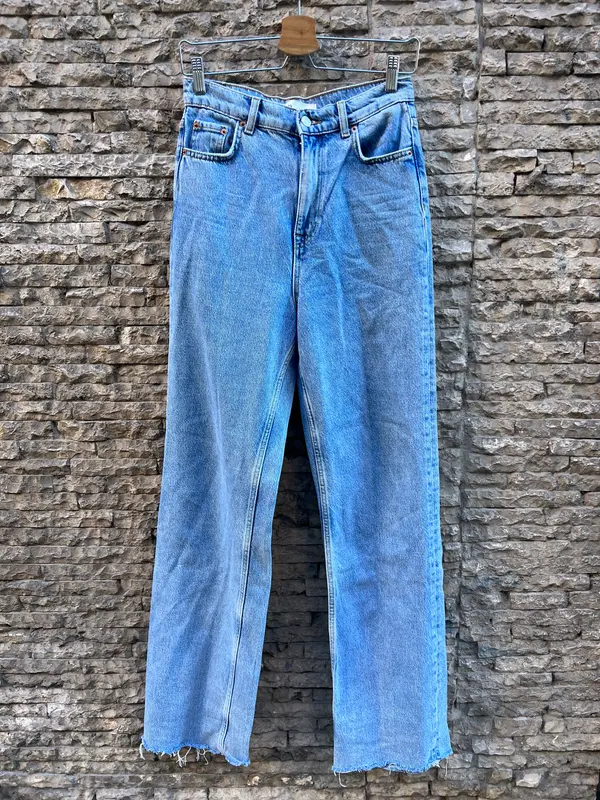 ZARA. Denim recto claro. T 36