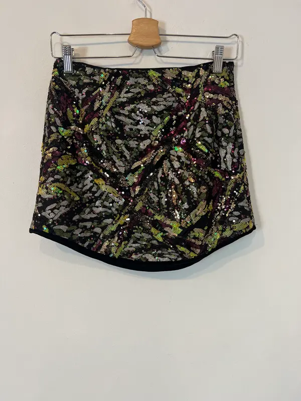 ZARA. Falda corta lentejuelas