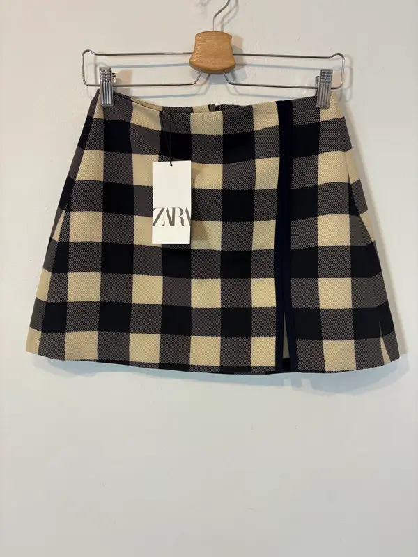 ZARA. Falda cuadros bicolor. T XS