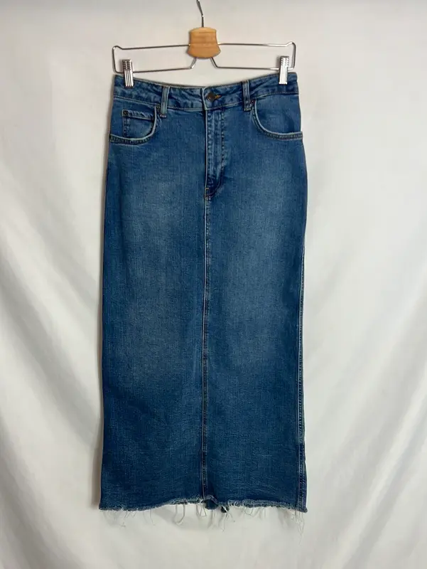 ZARA. Falda denim midi . T M