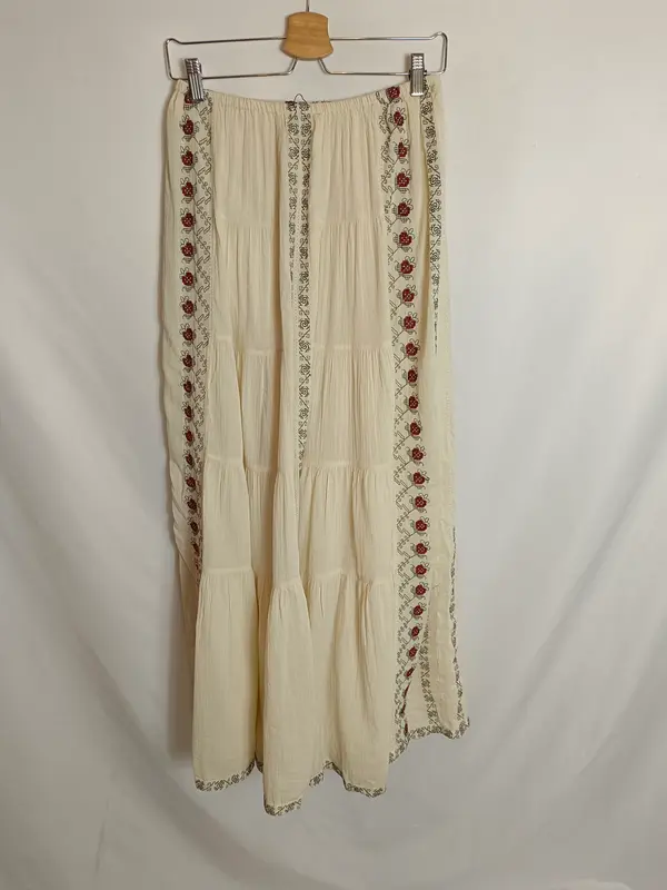 ZARA. Falda larga bordada T.xs/s