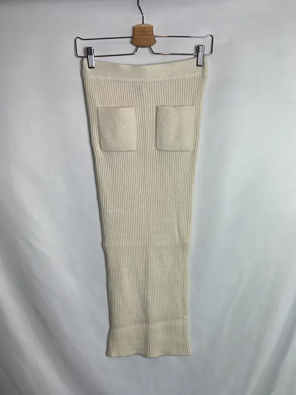 ZARA. Falda midi canalé  beige. T S
