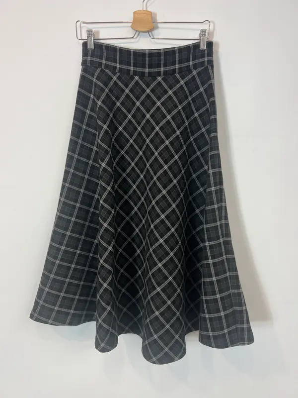 ZARA. Falda midi cuadros vuelo. T S