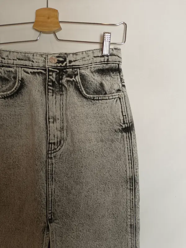 ZARA. Falda midi denim gris T.s