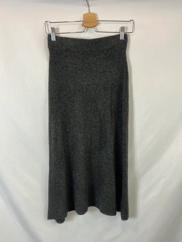 ZARA. Falda midi gris punto T.s