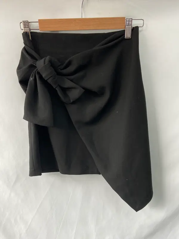 ZARA.Falda negra nudo T.xs