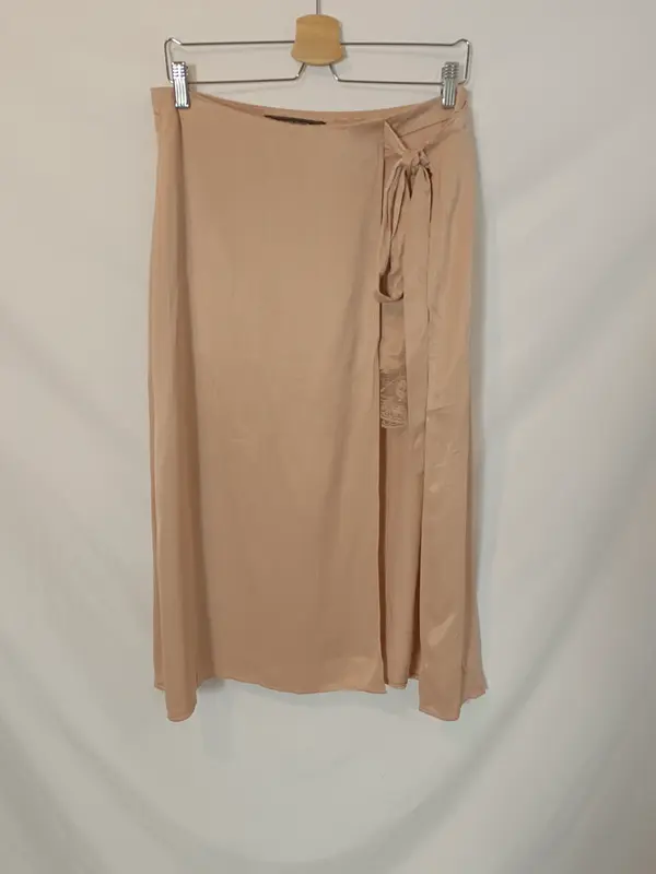 ZARA. Falda rosa satinada T.l