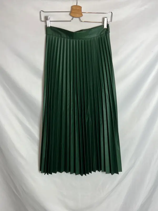 ZARA. falda verde plisada T.xs