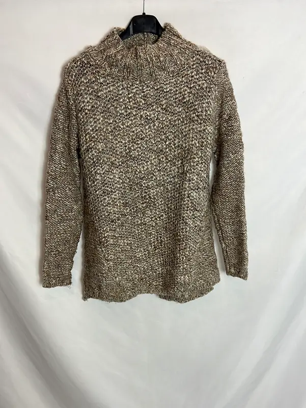 ZARA. Jersey tonos beiges cuello alto. T M