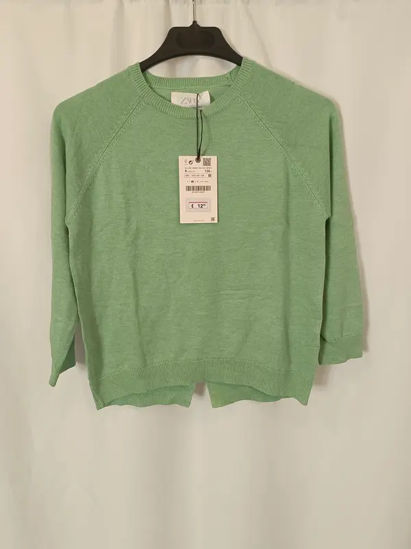 ZARA. Jersey verde claro  T.8 años