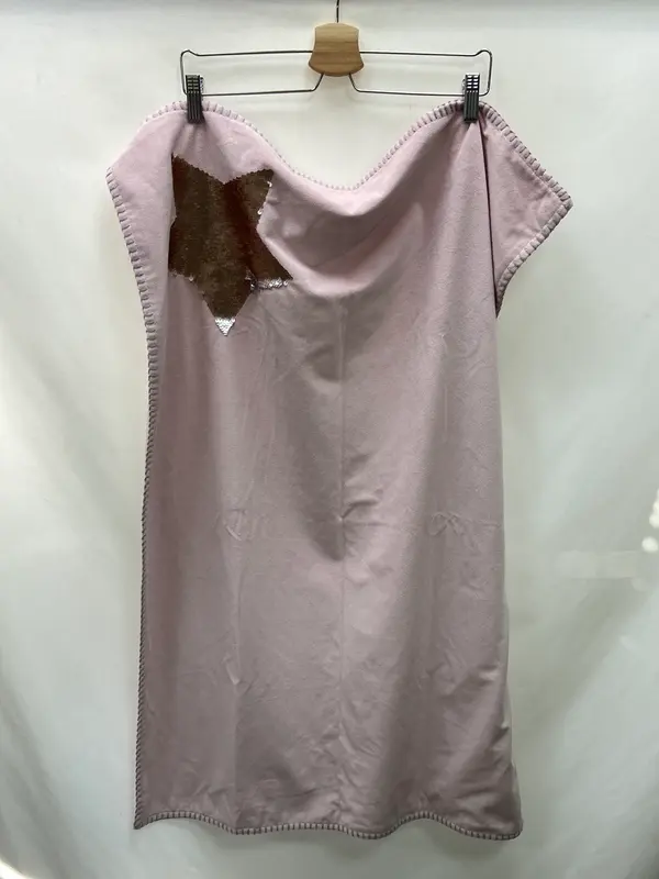 ZARA.Manta rosa lentejuelas